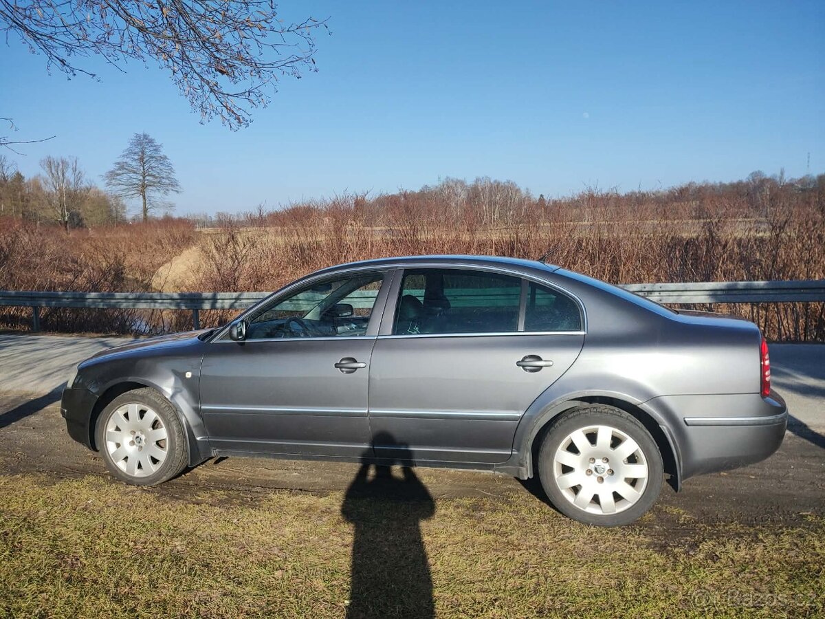 Škoda Superb 2.8 rok 2005 - 3