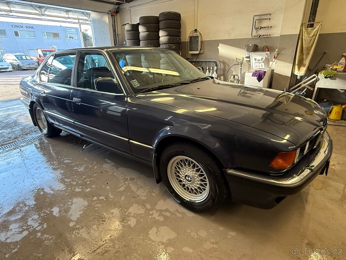 BMW E32 750 iL V12 - 3