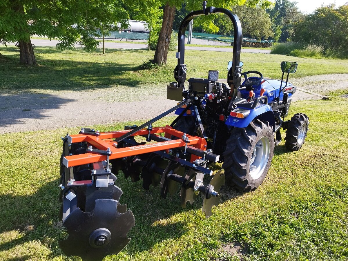 Malotraktor Farmtrac 26 4WD radiálky - 3
