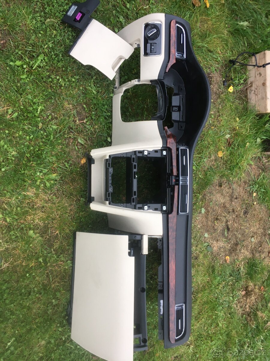 palubni deska skoda superb budiky klimatronik radio swing - 3