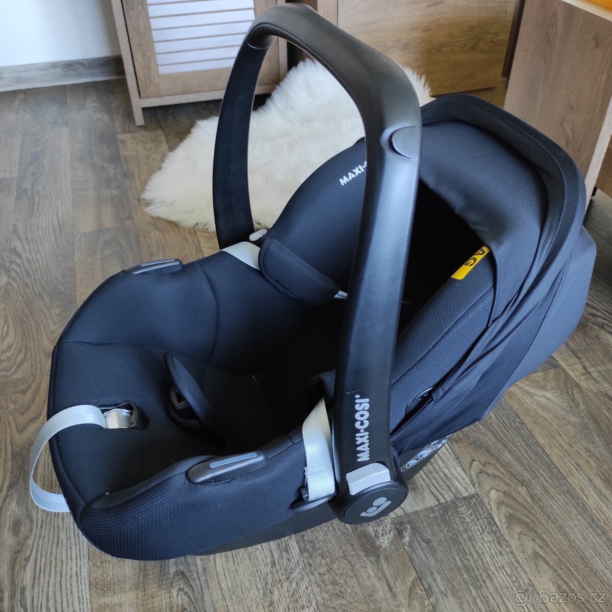 Autosedačka Maxi-cosi Cabrio Fix I-size se základnou - 3