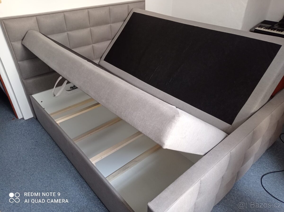 Prodej postel a skříní - 3