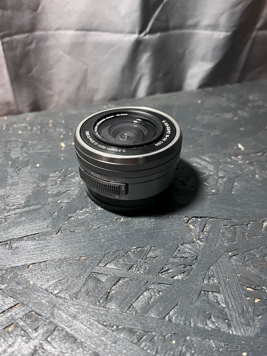 Sony E PZ 16–50mm f/3.5–5.6 OSS - 3