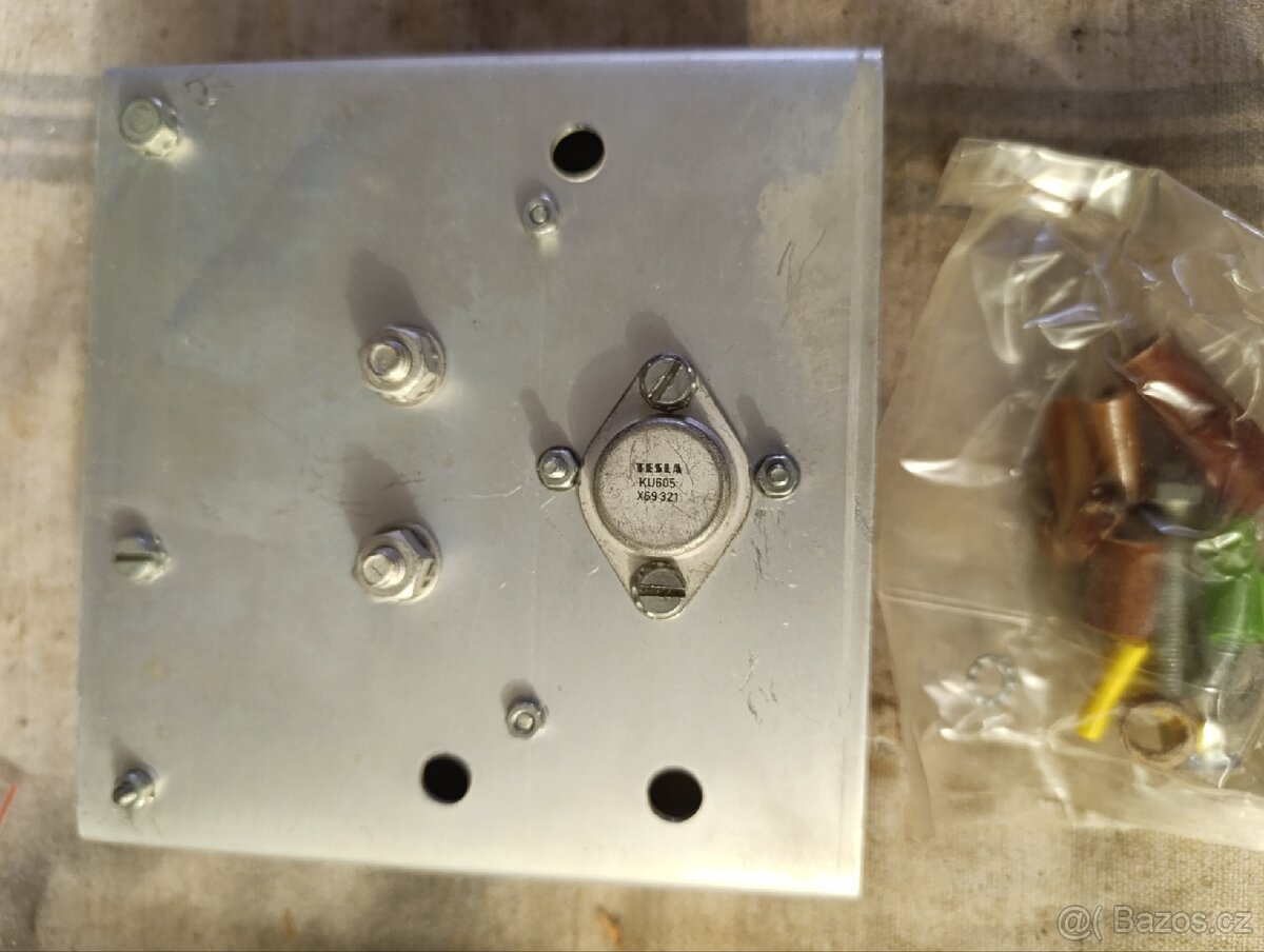 Relé 6 V trabant. - 3