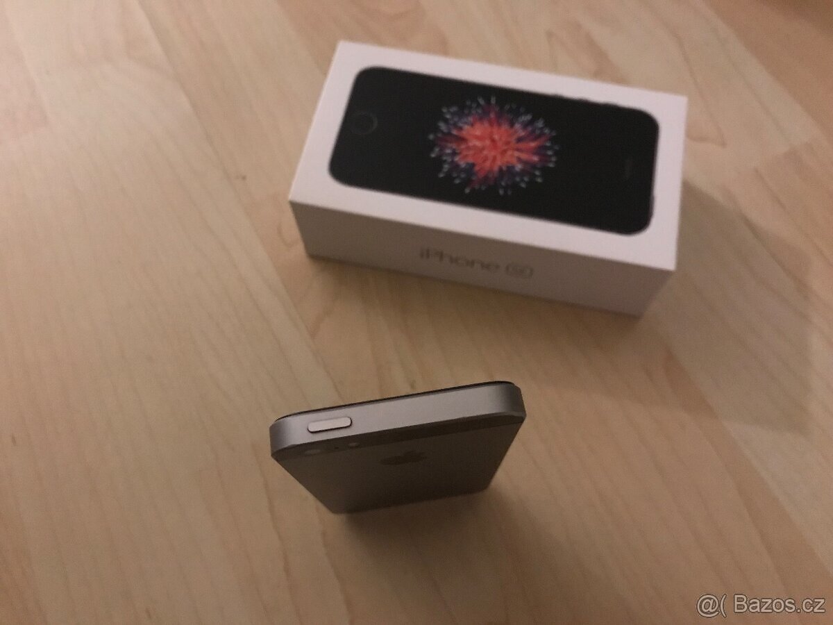 IPhone SE - 32gb. - 3