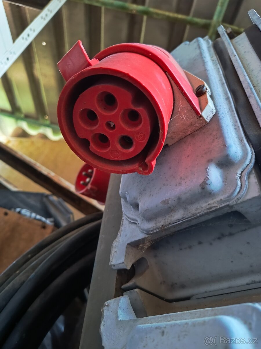 Stavební rozvaděč. - 3