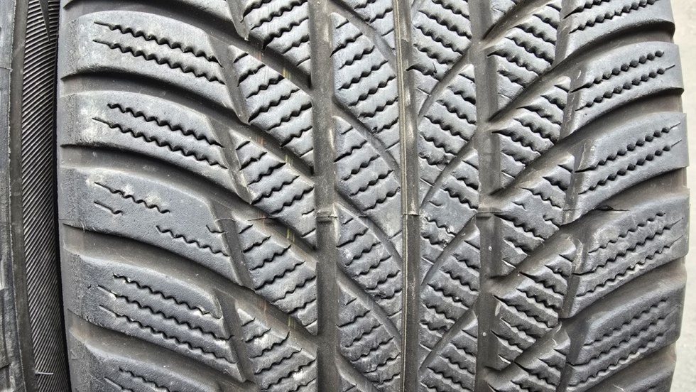 Zimní pneu 225/45/18 Bridgestone - 3