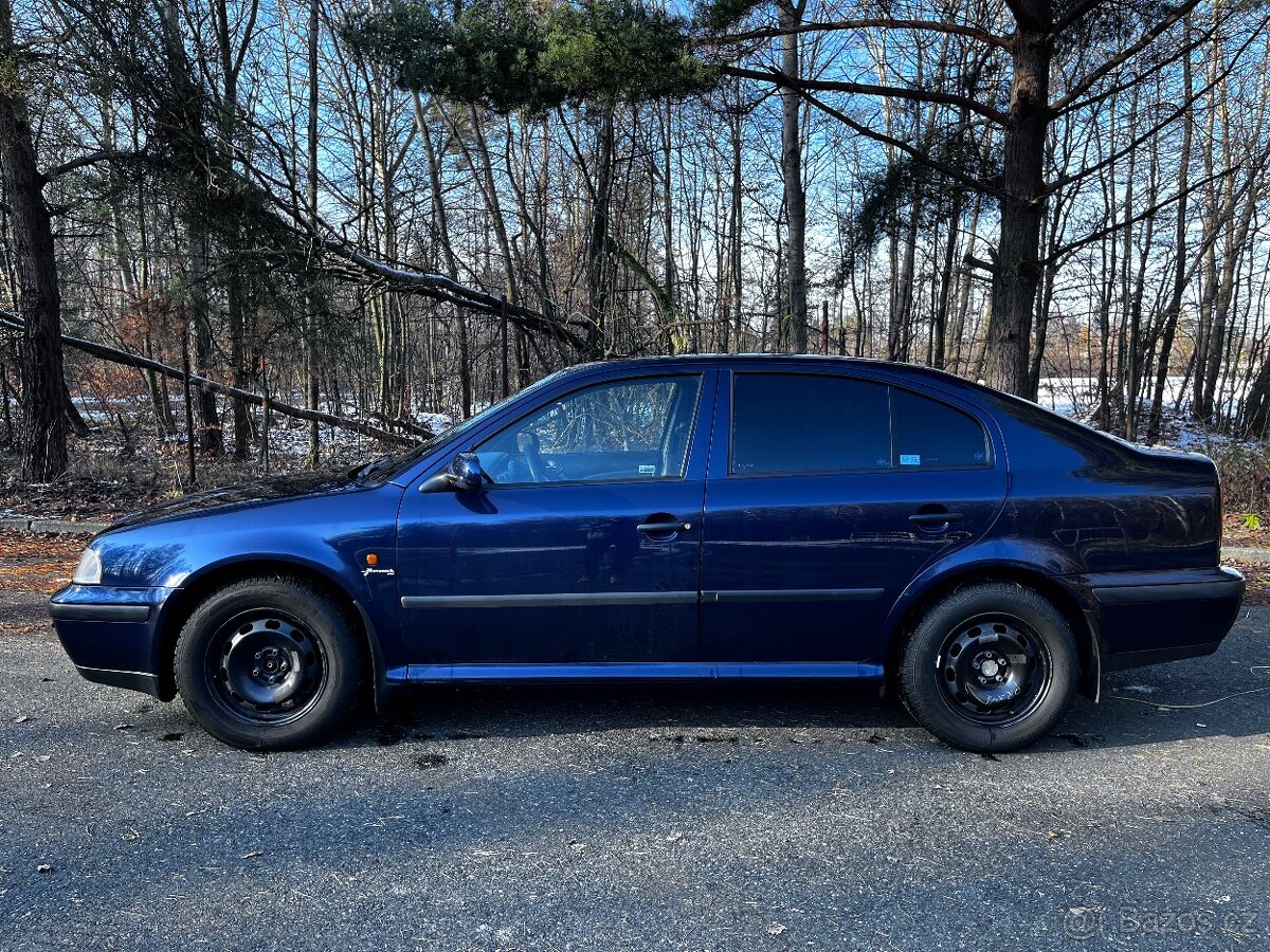Octavia 1, modrá metalíza,1.6 55kw, 159 000km - 3