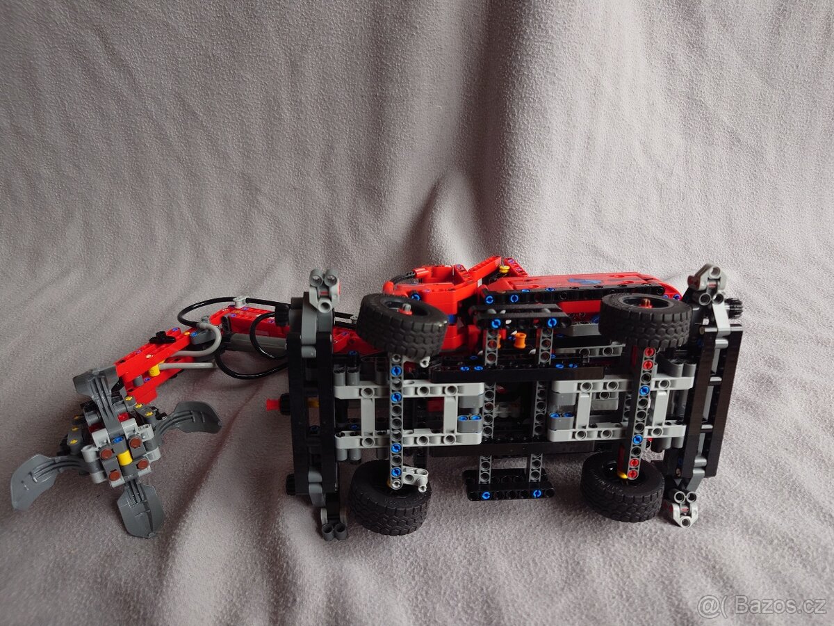LEGO Technic 42144 - 3