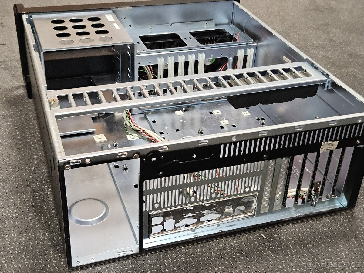 Prumyslovy case ATX - 3