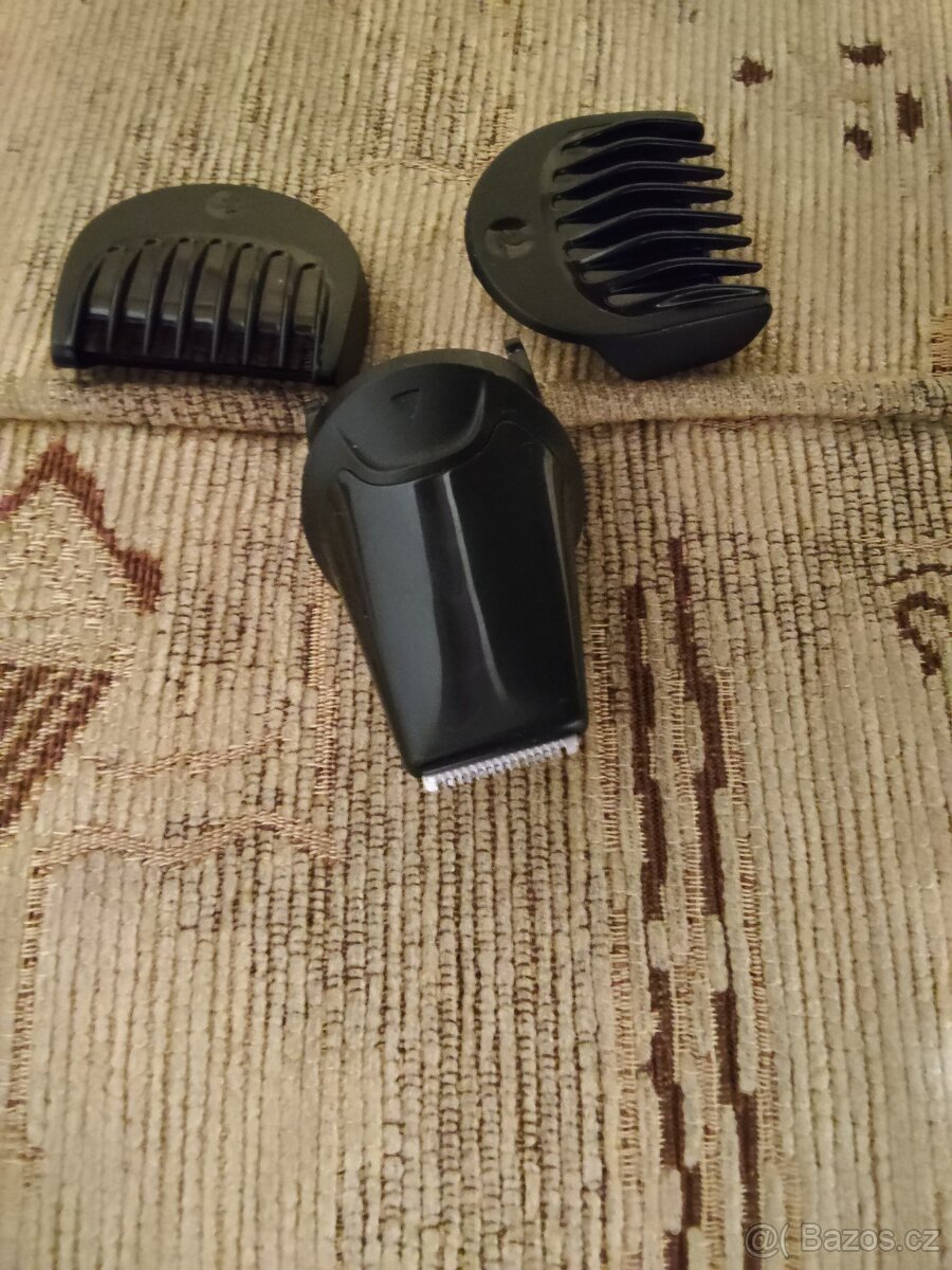 Elektrický holicí strojek Braun - 3