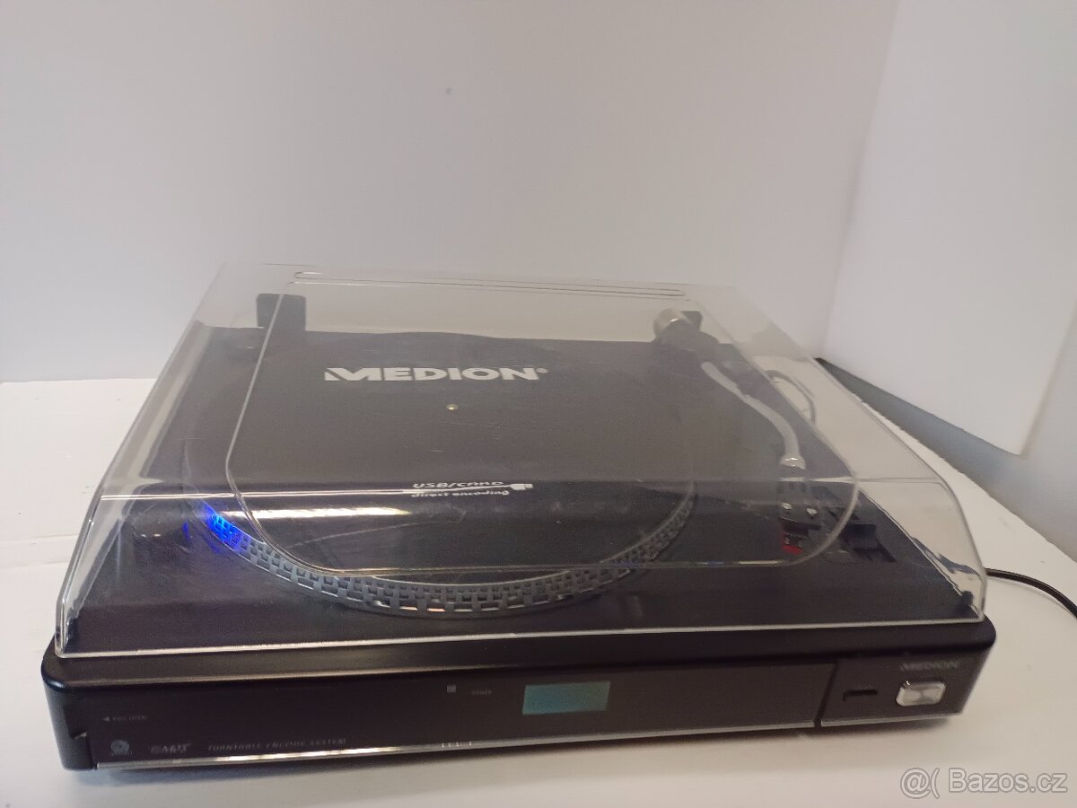 GRAMO Medion MD83821, poloautomat, USB, SD, stroboscop - 3