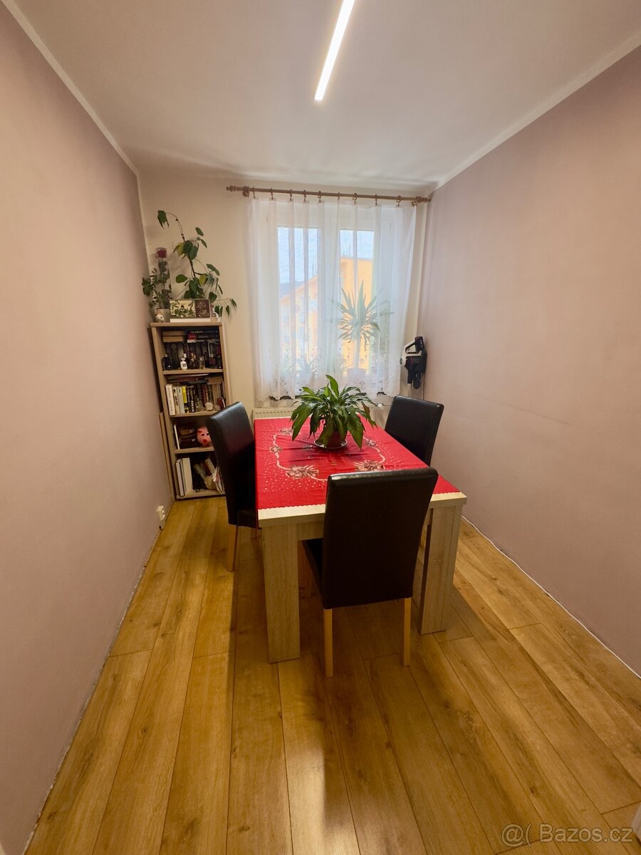 4+1 Jirkov, Studentska - 3