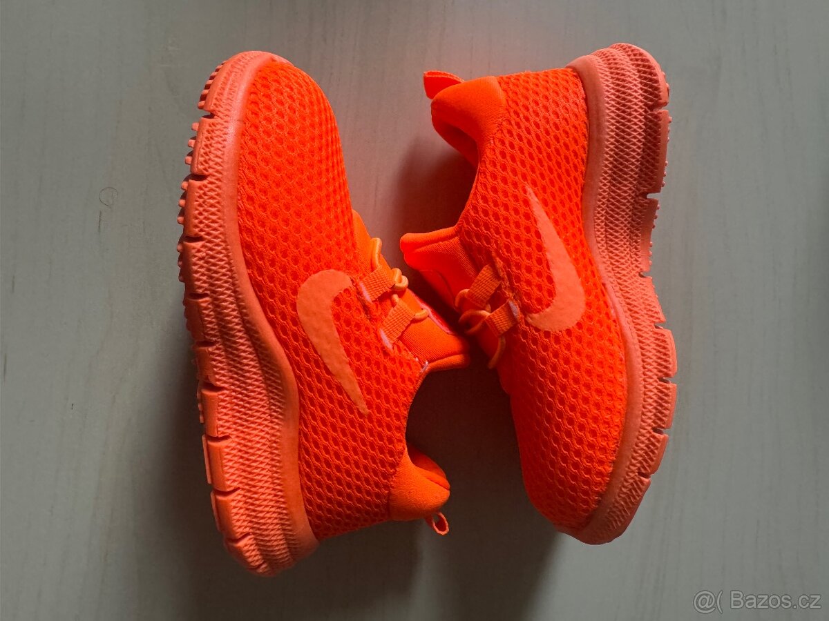 Nové Nike tenisky vel. 25 - 3