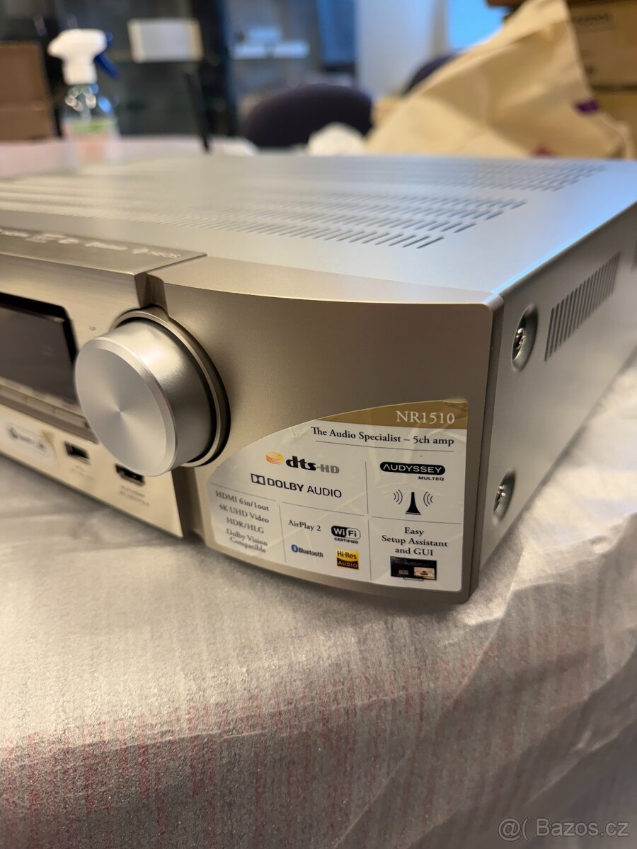 Marantz NR1510 - stříbrný 5.2 AV receiver - 3