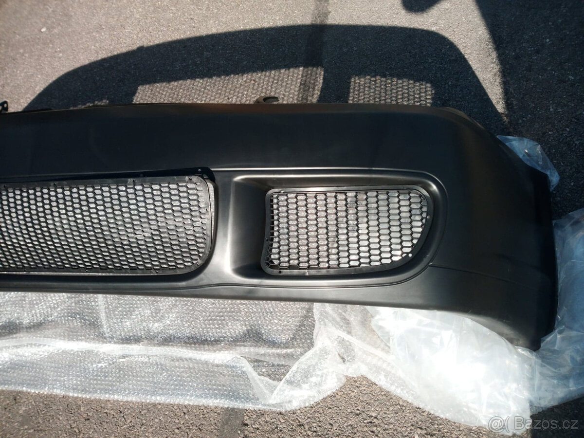 VW Golf 4 přední nárazník R32.. - 3