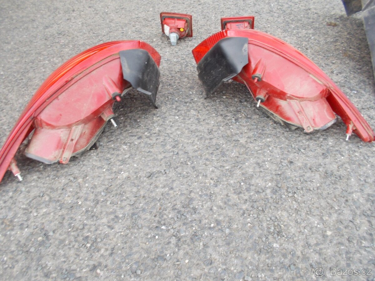 Zadní světla, podběh Peugeot 407 SW - 3