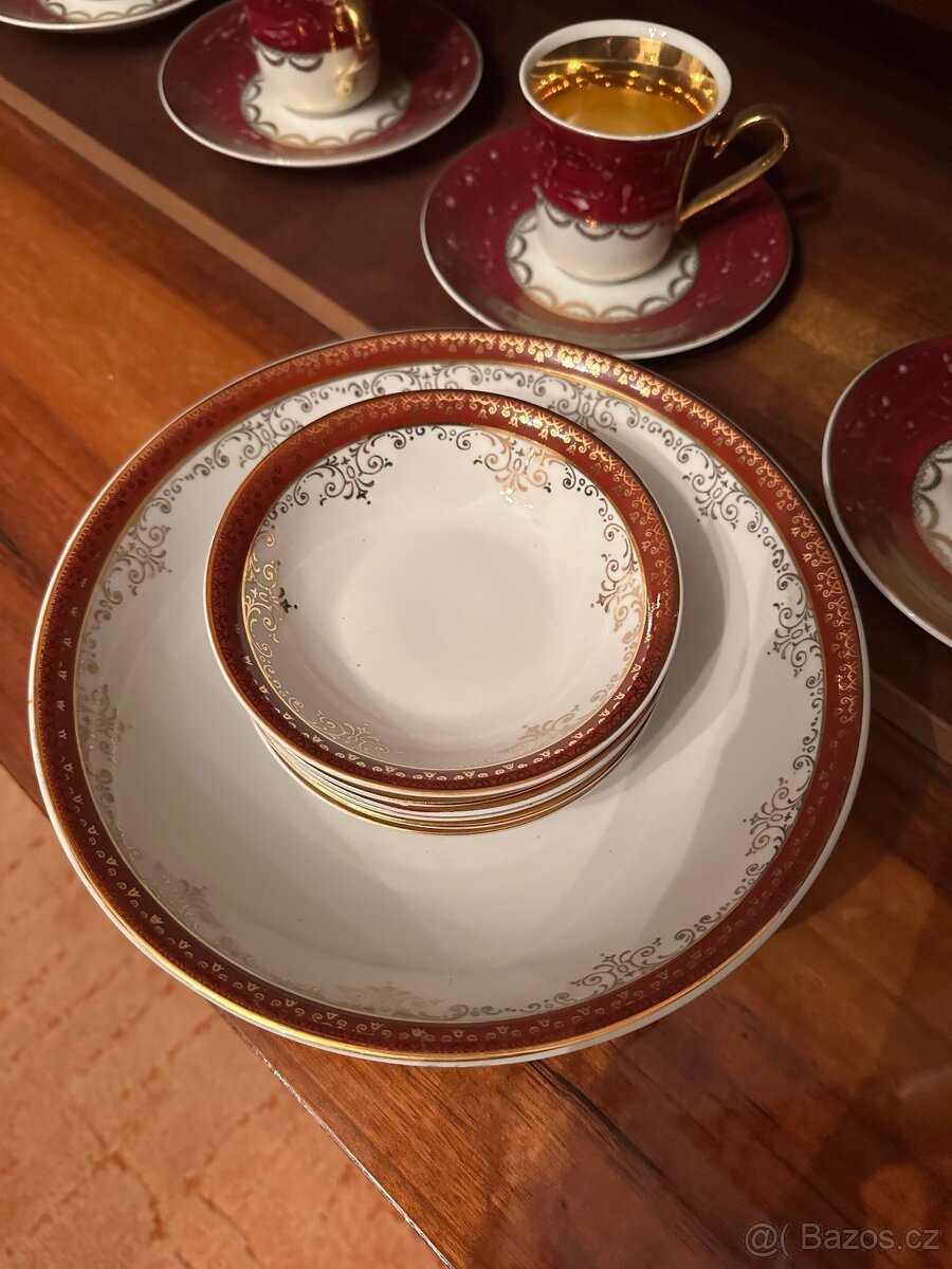 Porcelánová bordó čajová sada - 3