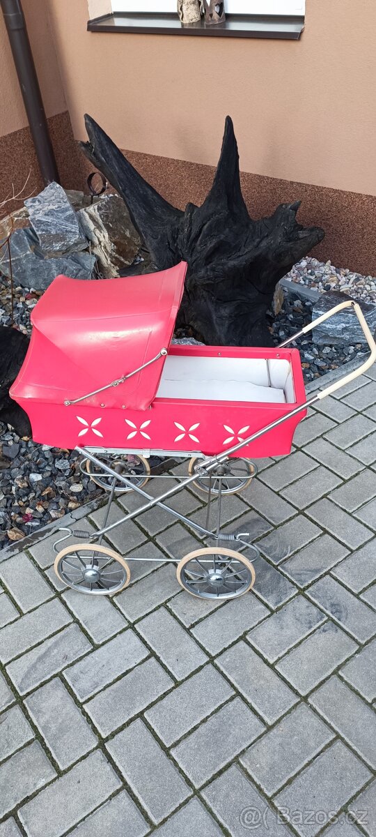 Retro kočárek pro panenky - 3