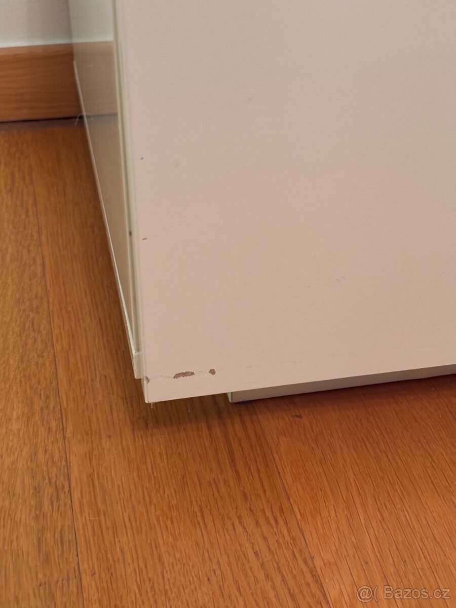 TV stolek Ikea BYAS - 3