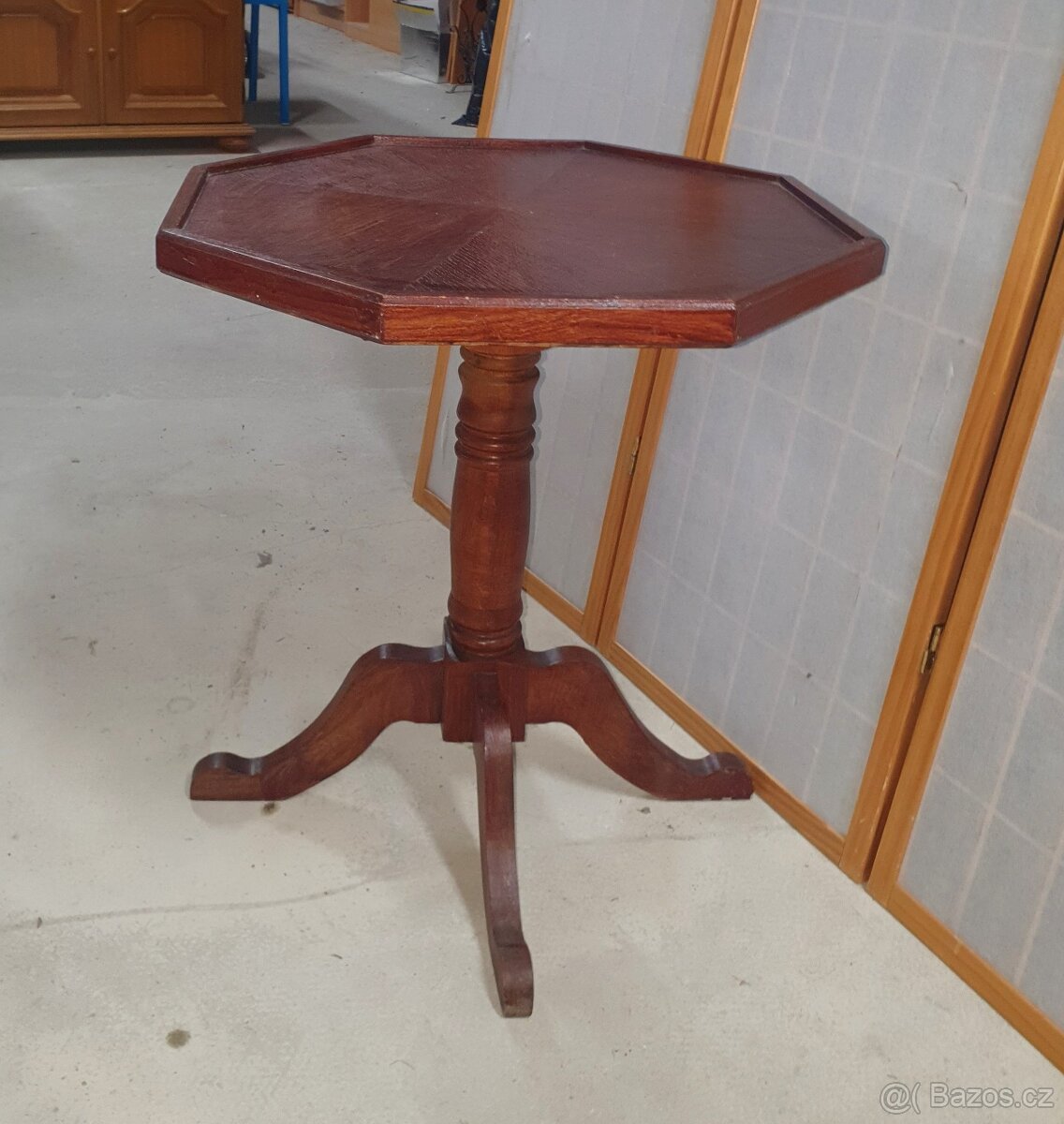 Mahagonový odkládací stolek - 3