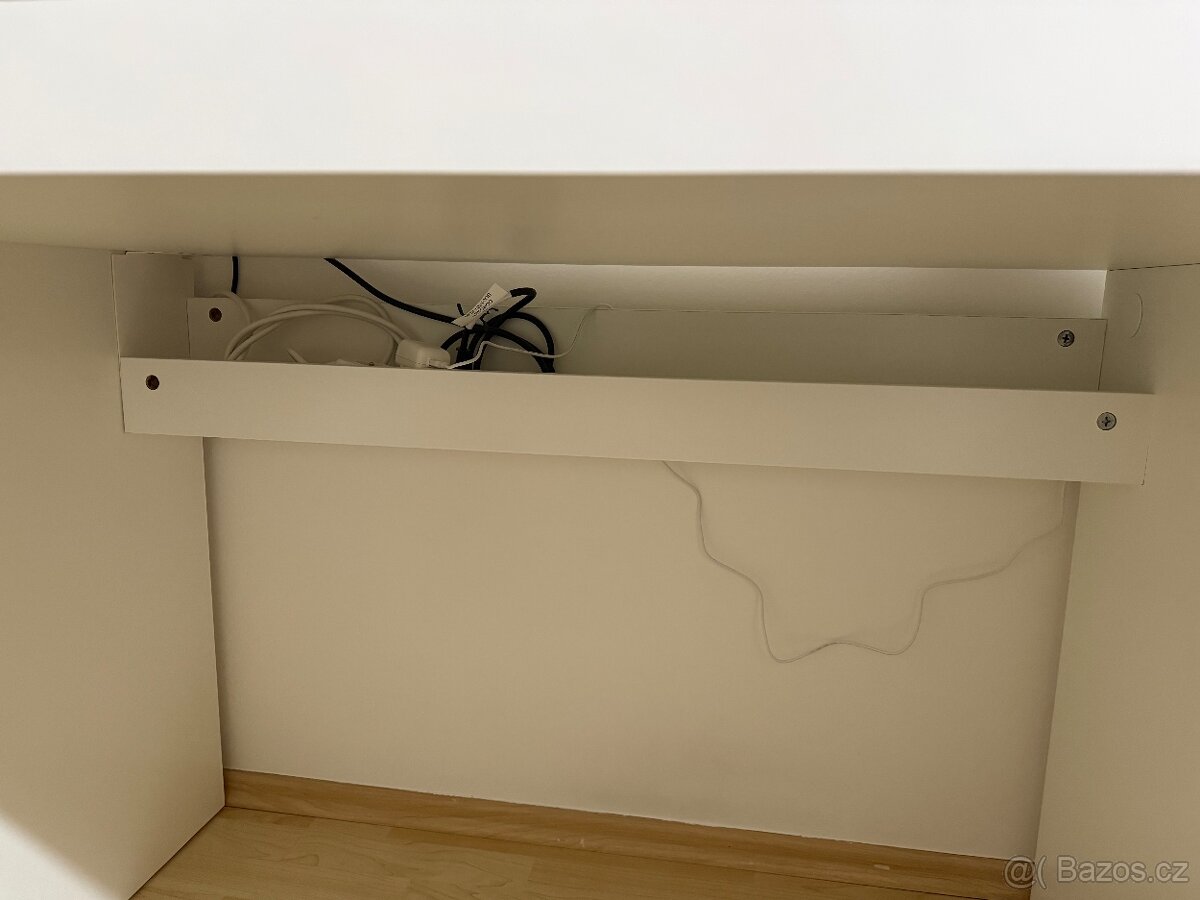 Psací stůl MALM IKEA - 3