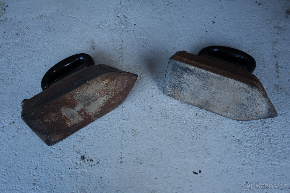 Stará žehlička na el. - 3