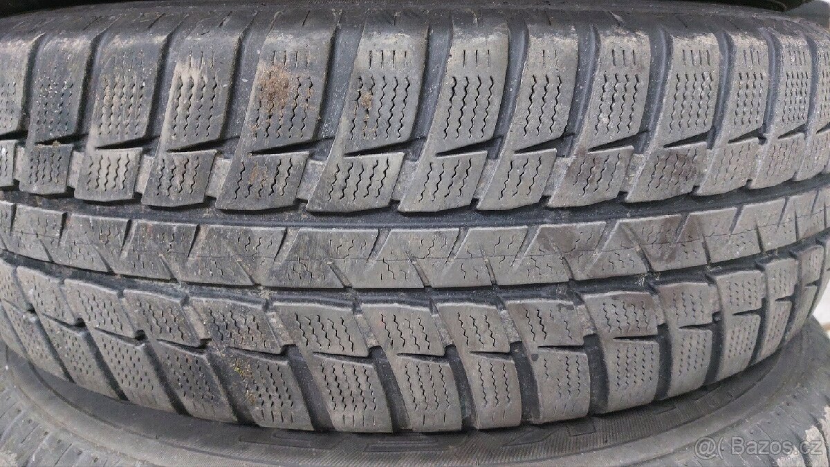 215/70/16 zimní Falken - 3