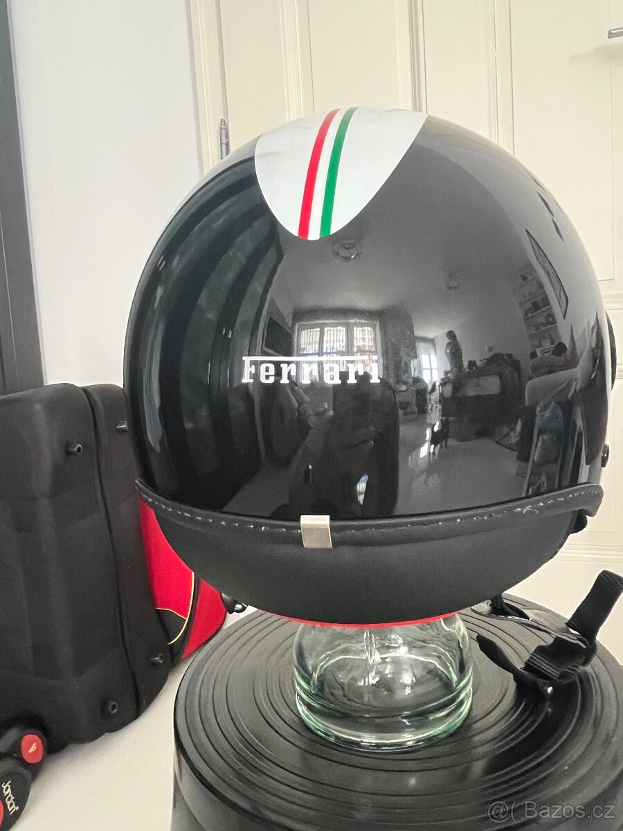 Ferrari helma - 3