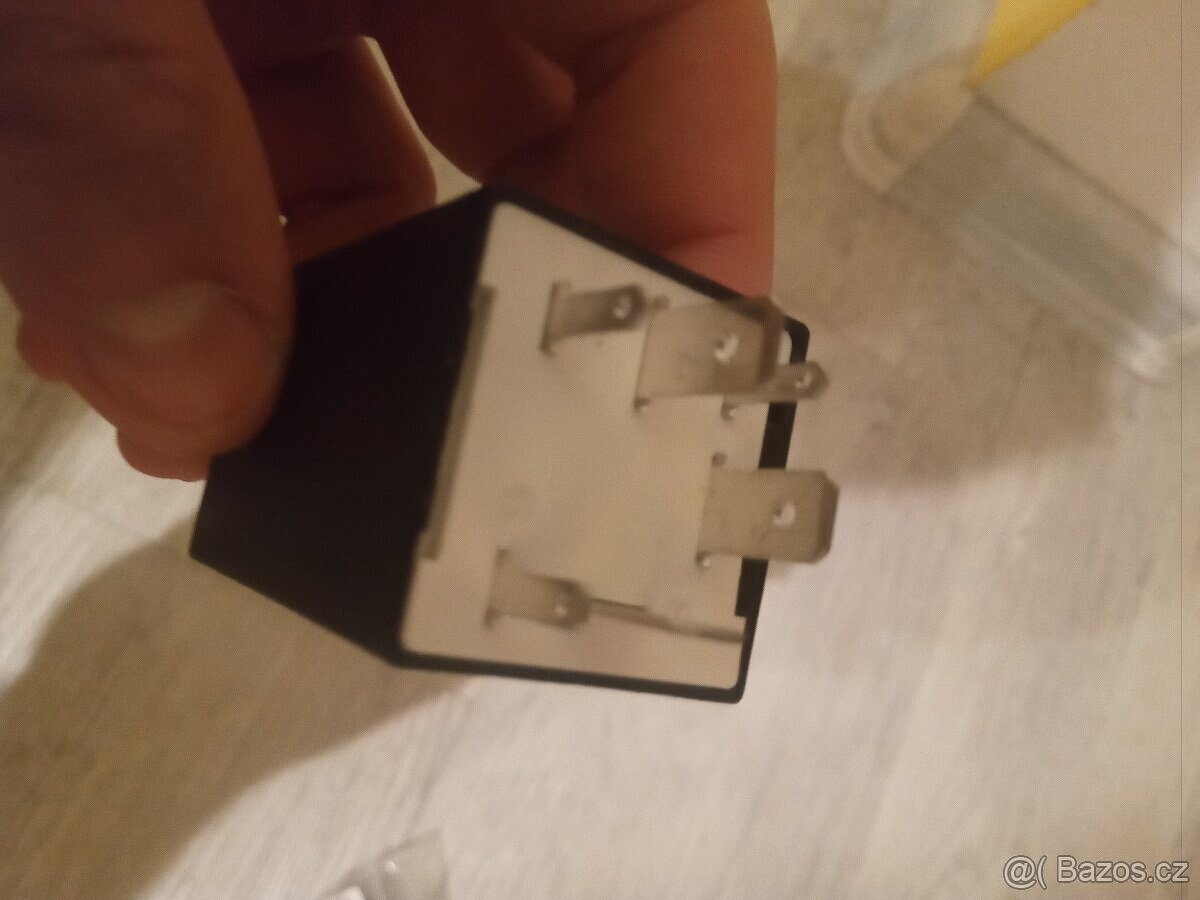 Porsche 944 Palivové DME relé - 3