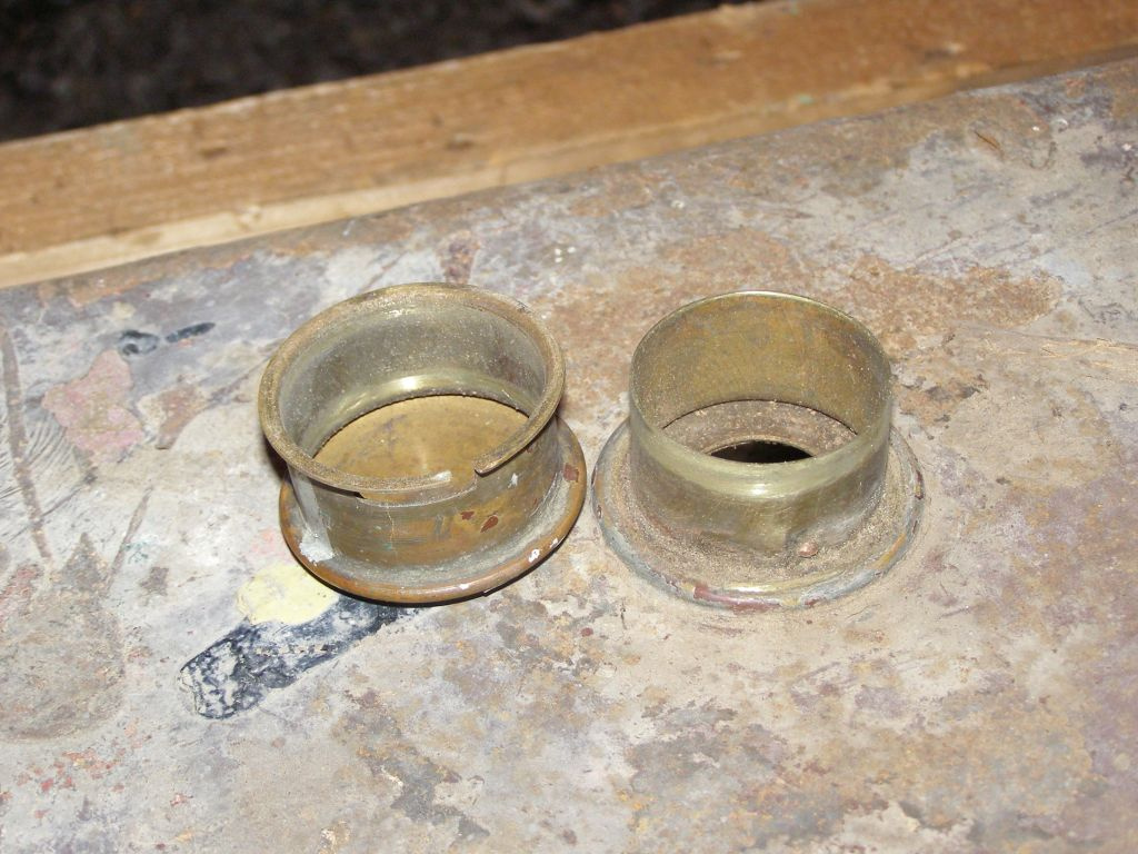 Prodám benzínovou nádržku z motoru Ježek Piccolo - 3