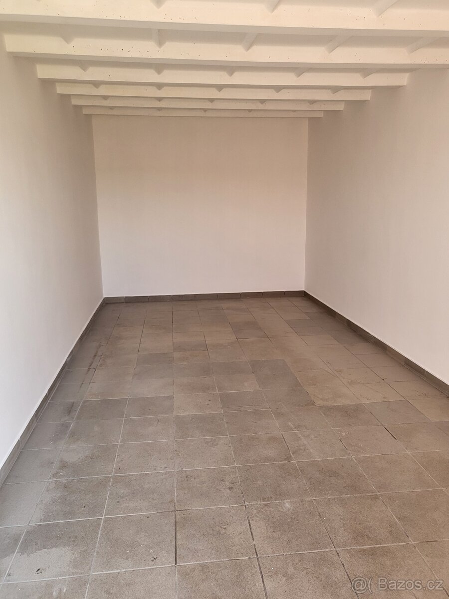 Pronajmu garáž 19 m2 - 3