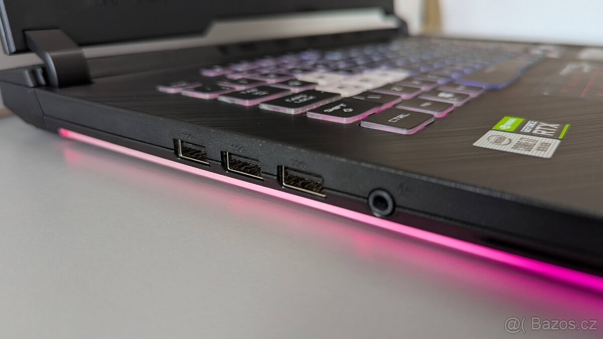 HERNÍ ASUS ROG Strix G15 15.6" FHD i7 16GB 1TB SSD RTX207 - 3