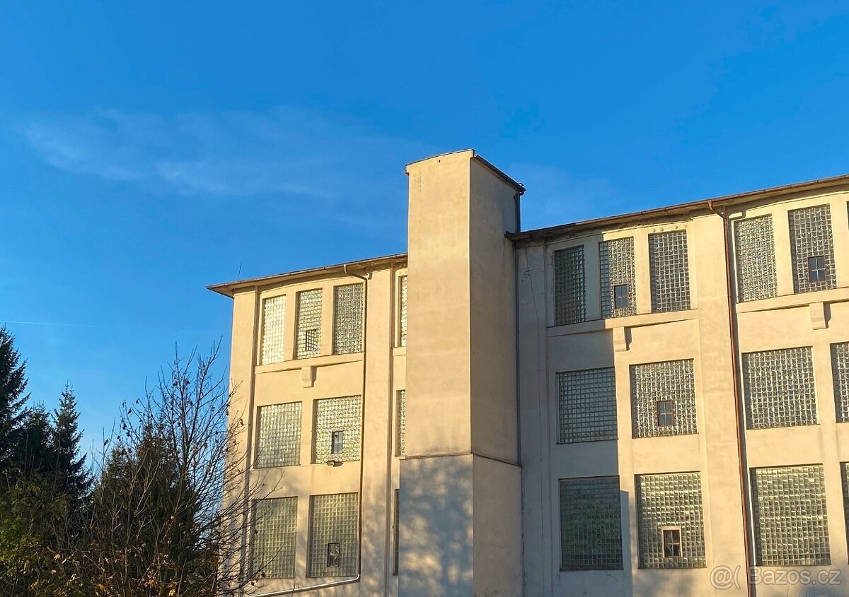 VÝROBNÍ a SKLADOVACÍ prostory Vratislavice n.N. - 3