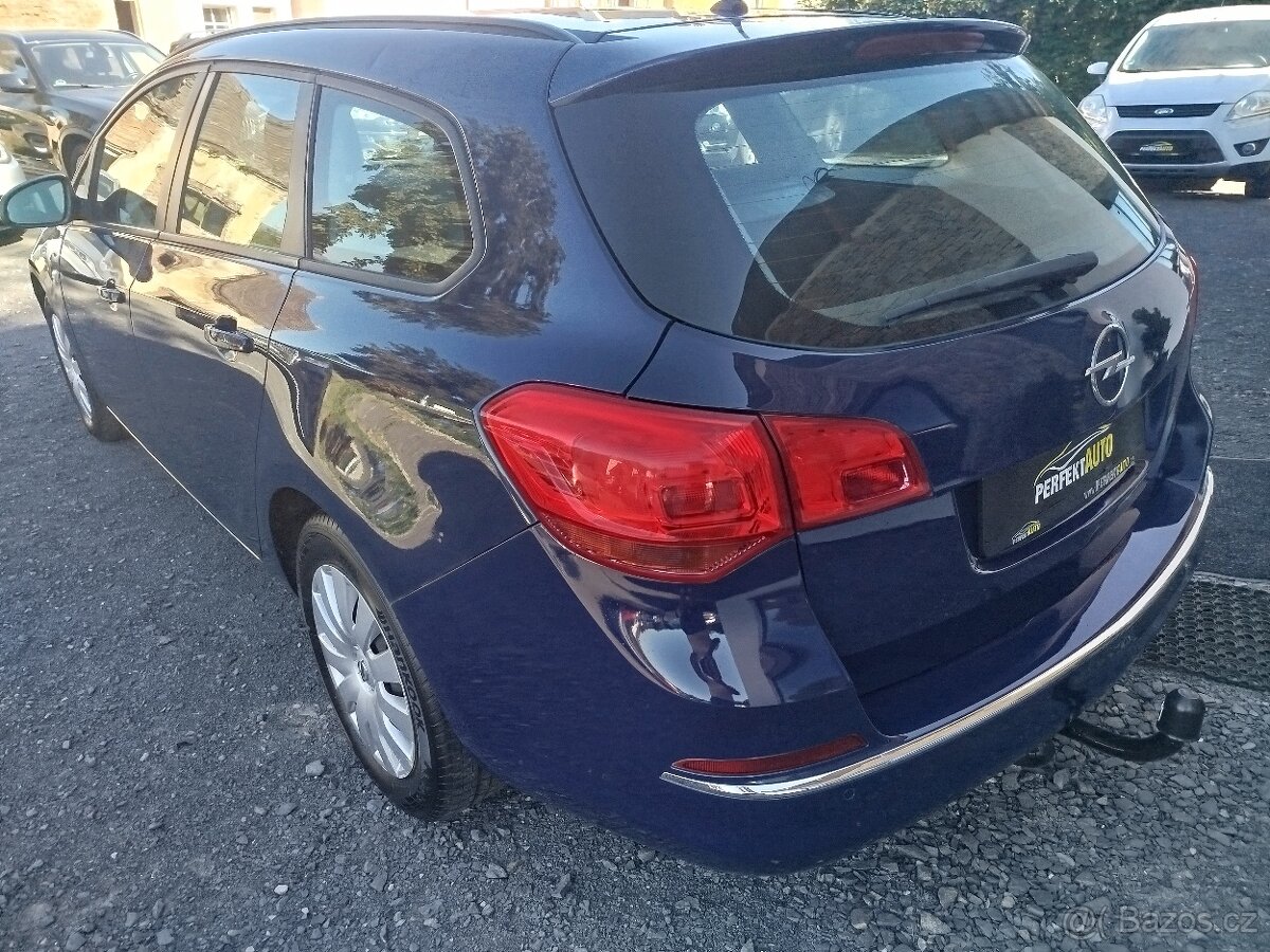 Opel Astra kombi 1.6i 85 kW, r.v. 4/2014, najeto 184.484 km - 3