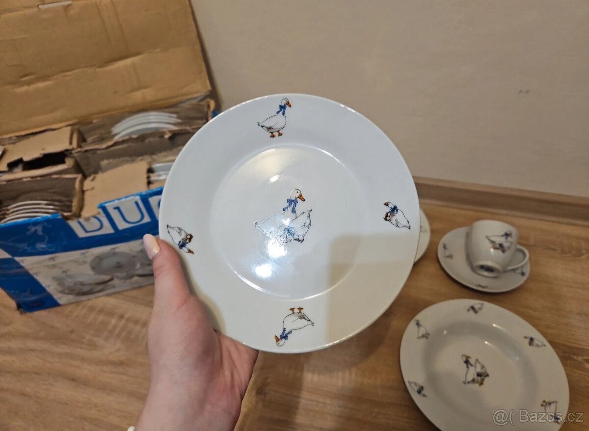 30 dílná sada nádobí VP design - 3