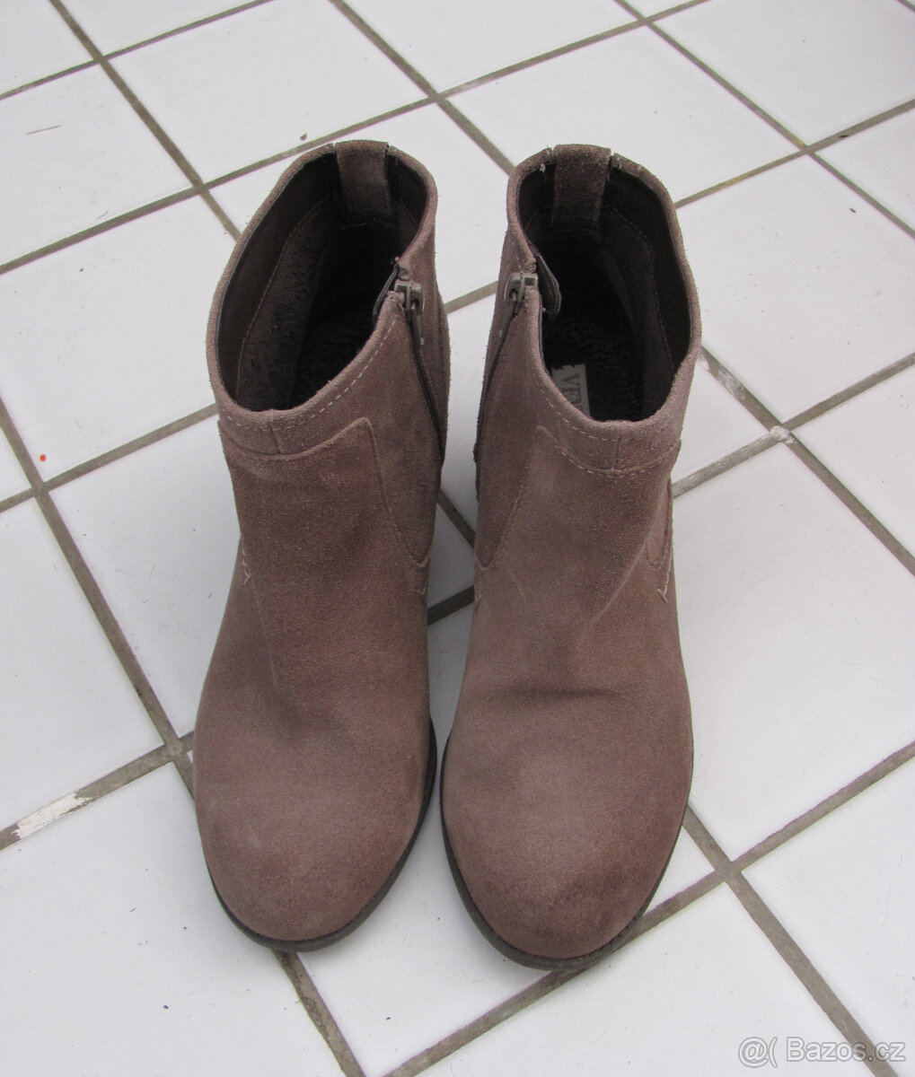 Hnědé kotníkové boty - 3
