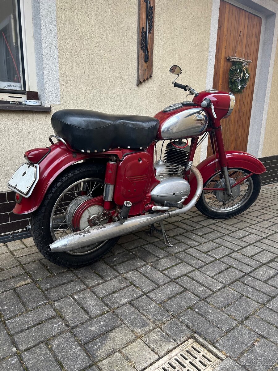 Jawa 250 - 3