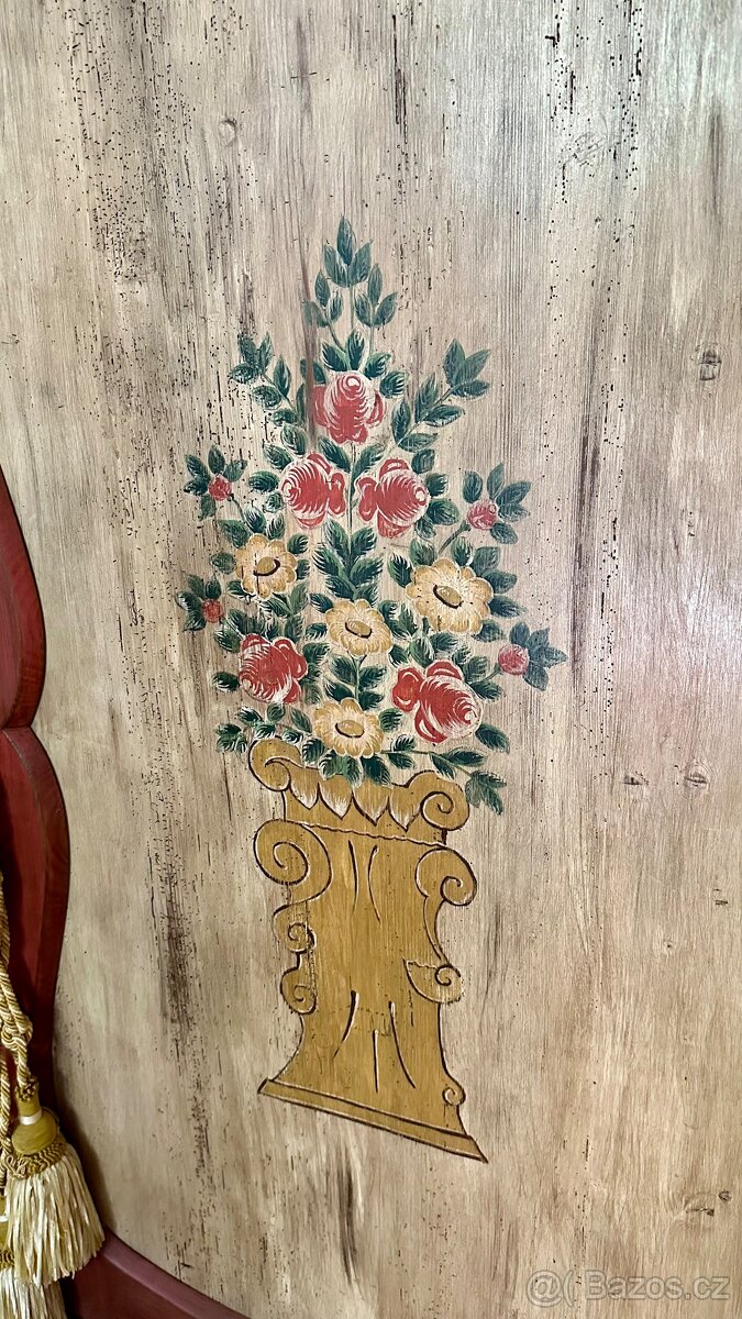 Krásna starožitná skříň - 3