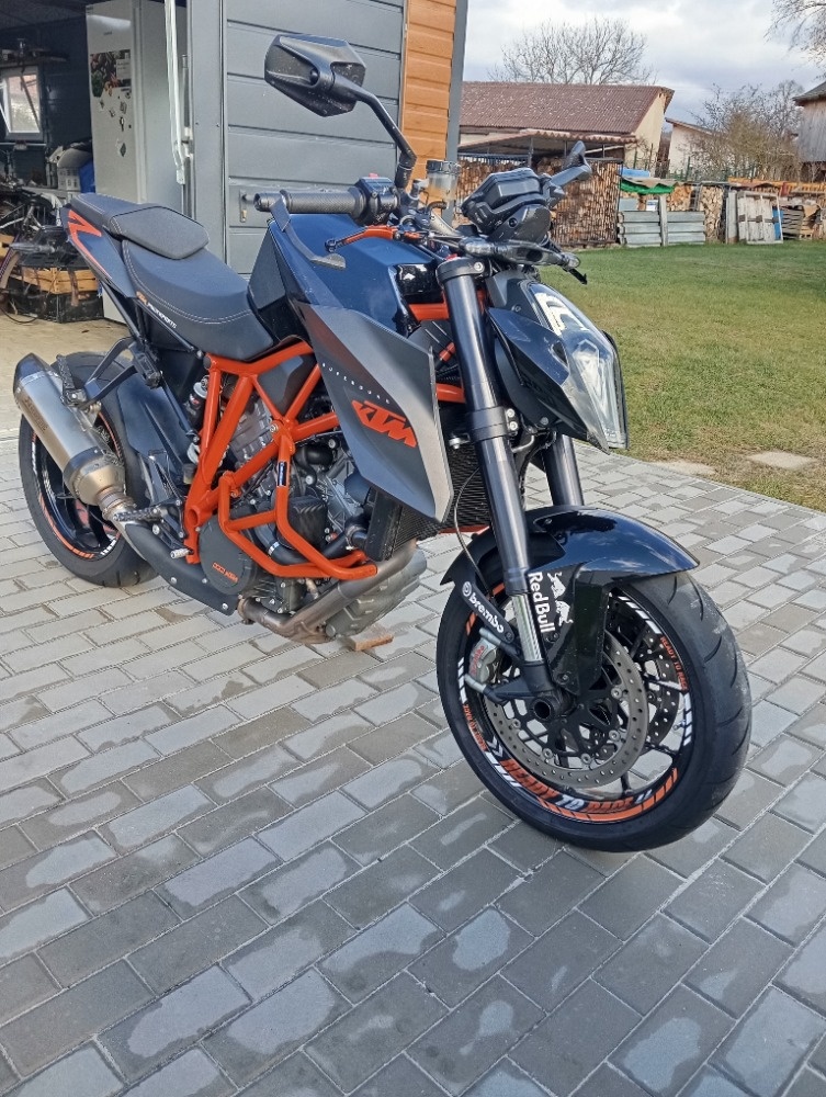 KTM 1290 SUPERDUKE R - 3