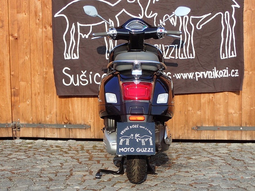 VESPA GTS 300 Super - 3