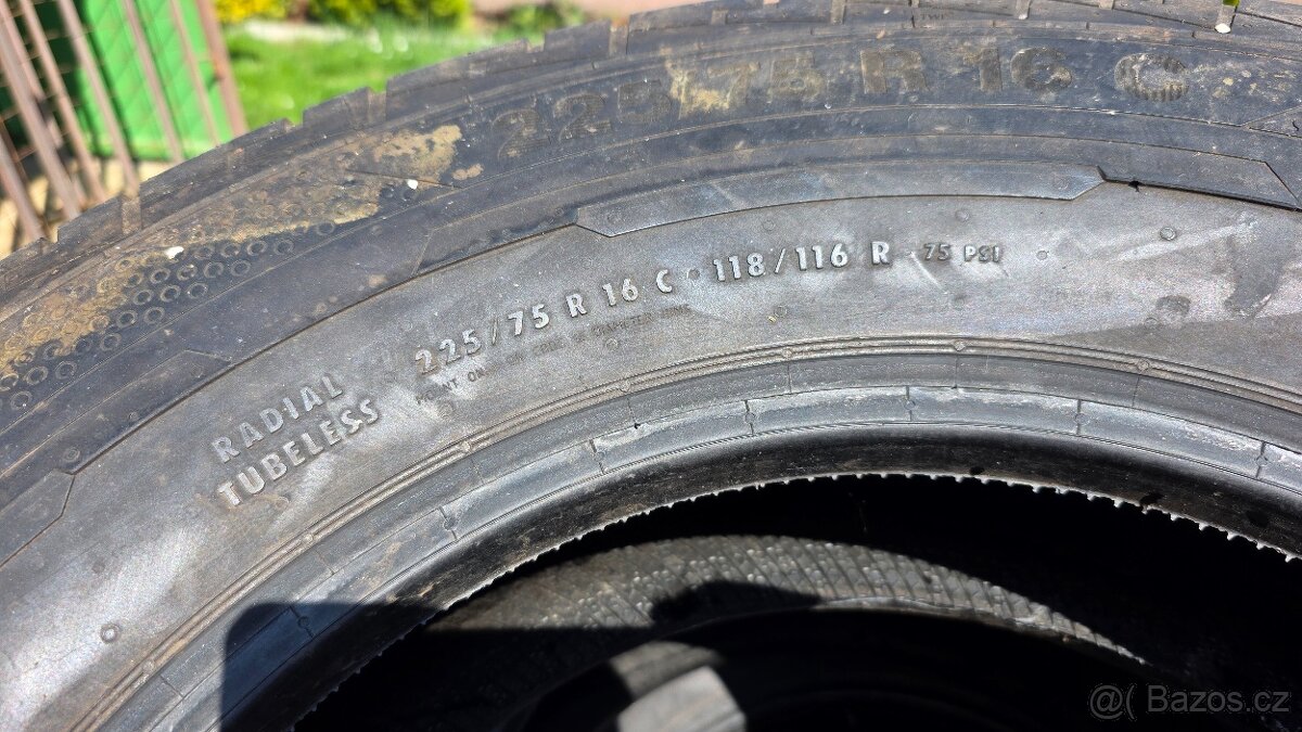 225/75r16c Continental - 3