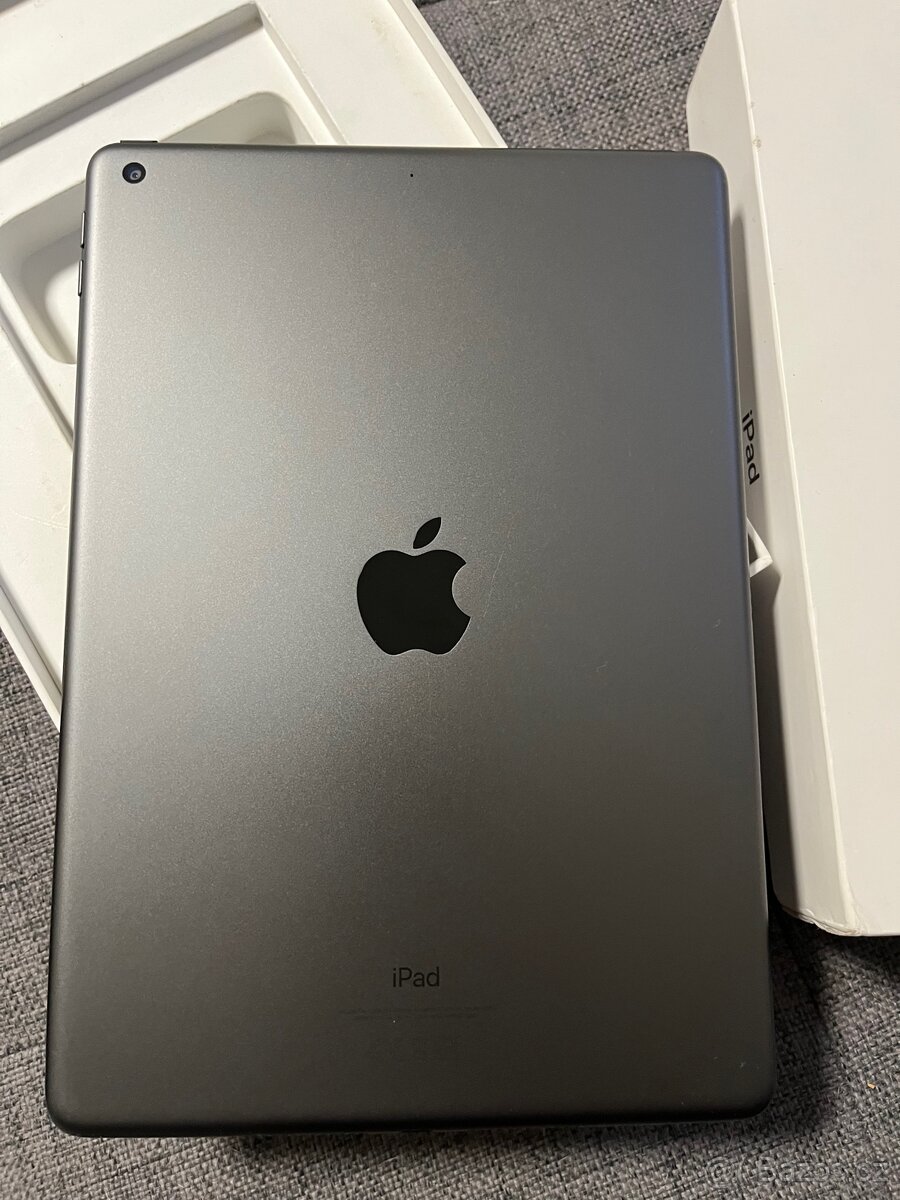 iPad 9. generace (64 GB, Wi-Fi) – jako nový + nabíječka + kr - 3
