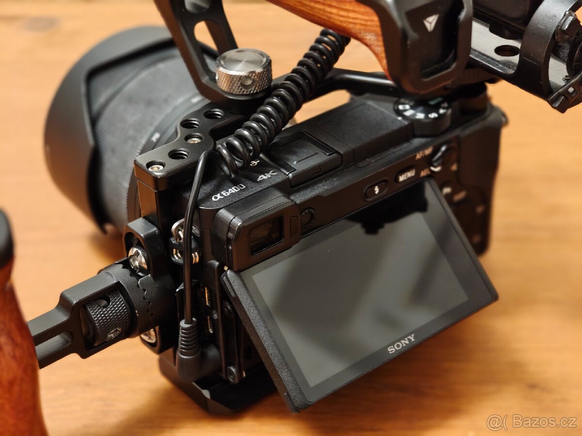Sony a6400, Zhiyun Crane 2 s příslušenstvím - 3