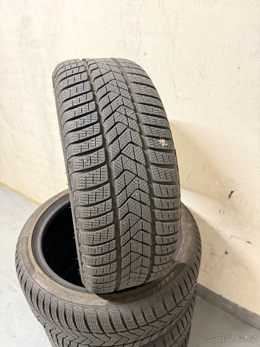 245/40 275/35 R19 PIRELLI Sottozero 3 Run Flat zimní - 3