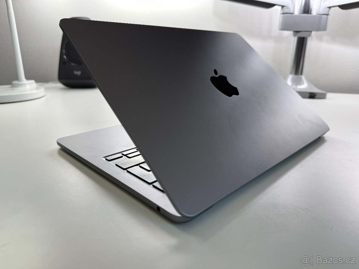 Apple Macbook Air M2 256 GB vesmírně šedá - 3