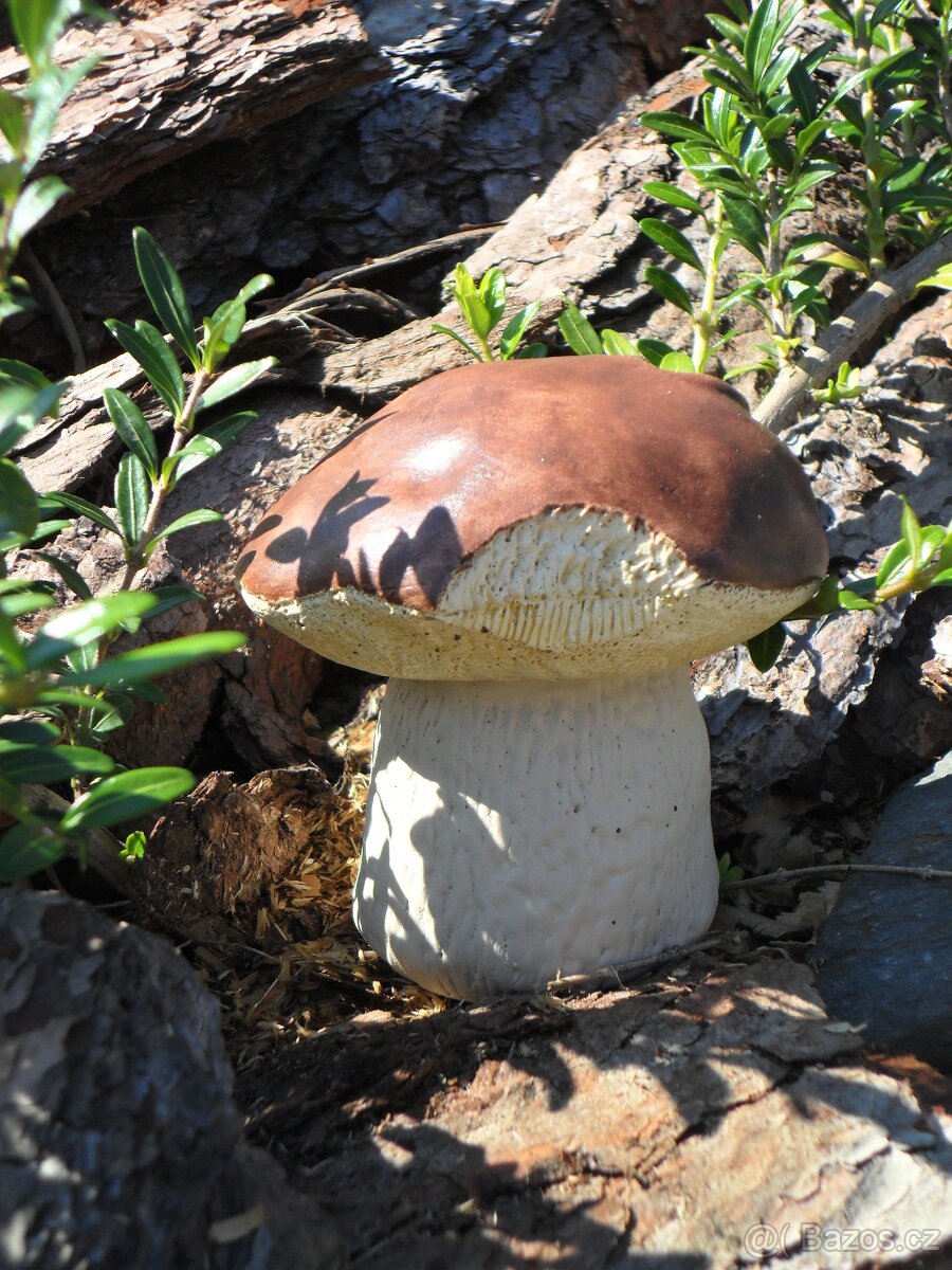 Zahradní dekorace - hříbek, houbička - 3