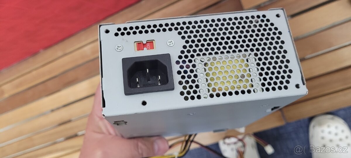 DVD vypalovačka, PC zdroj, disketová jednotka - 3