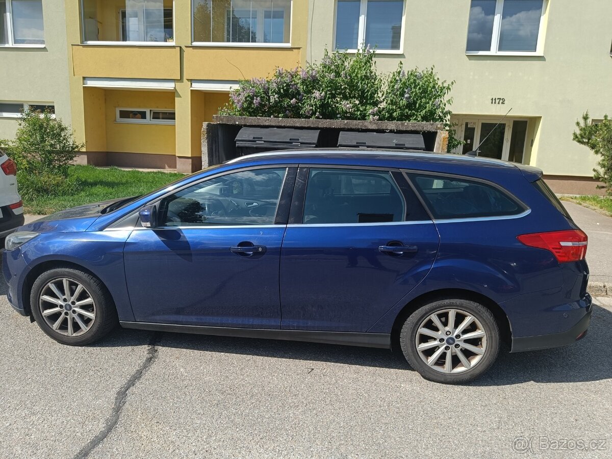 Ford Focus Combi - POŠKOZENÝ MOTOR - 3