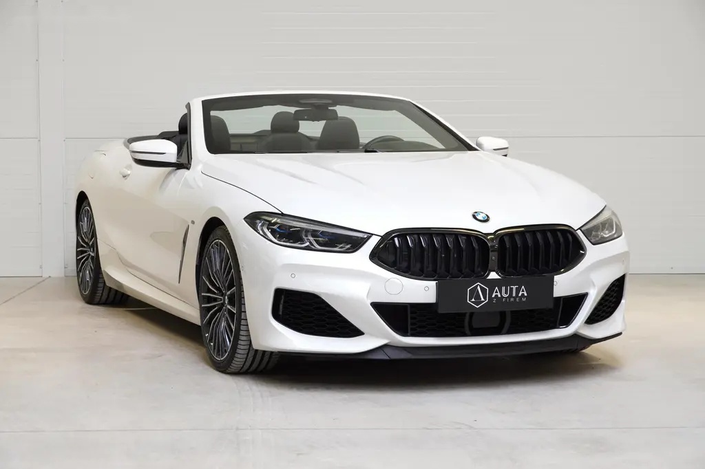 BMW Řada 8, BMW 850i Xdrive cabrio - 3